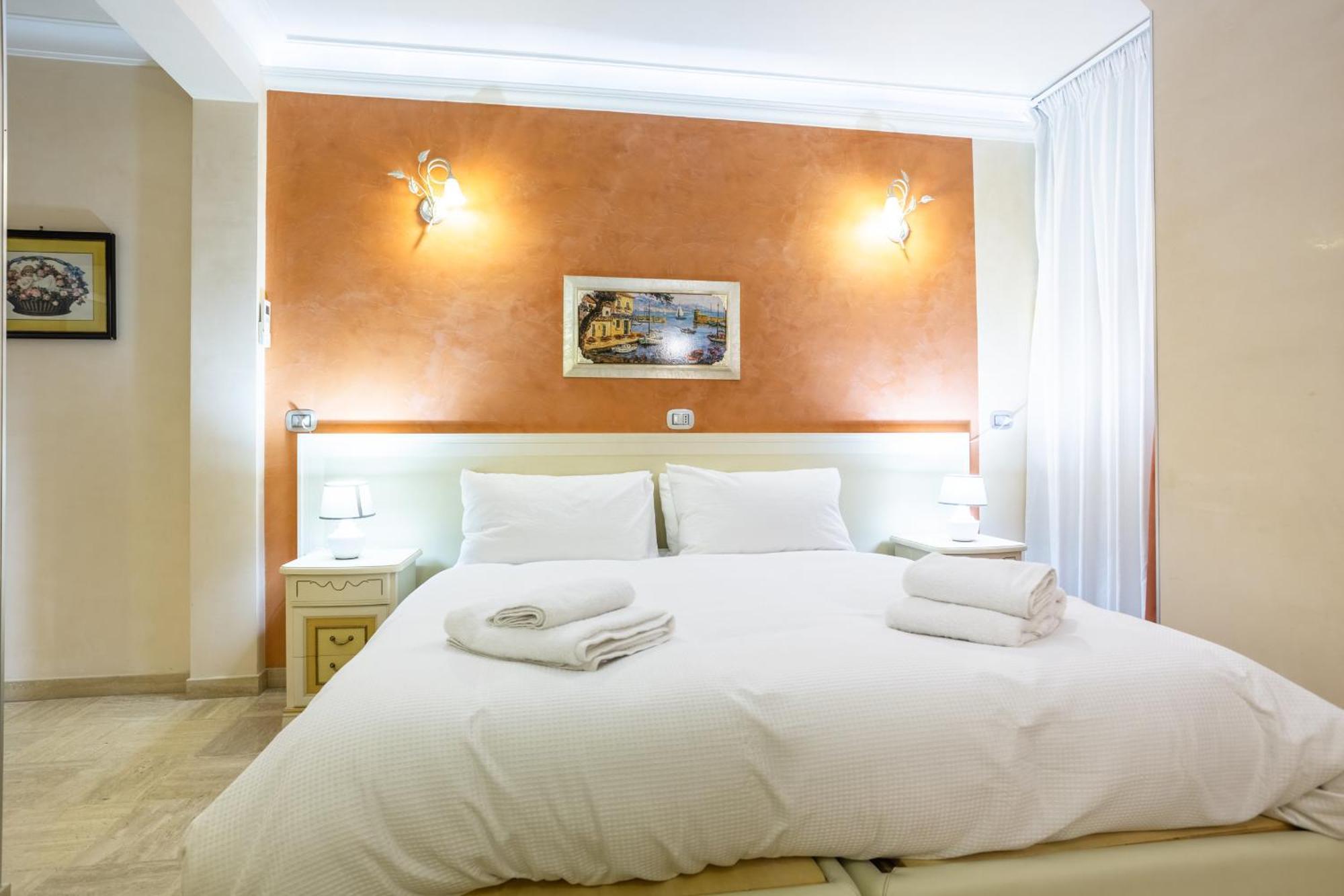 Luxury Inn Opera 로마 외부 사진
