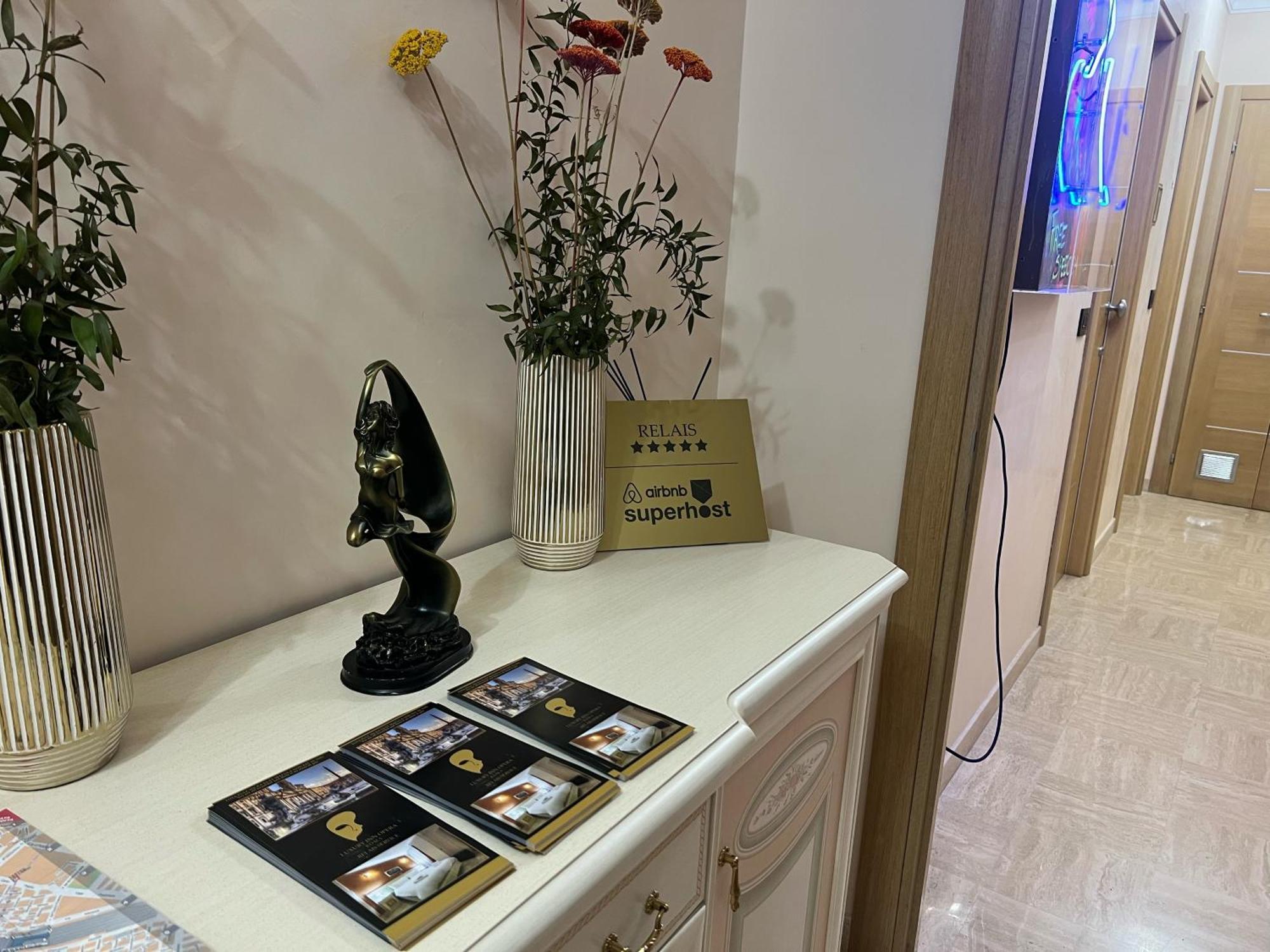 Luxury Inn Opera 로마 외부 사진