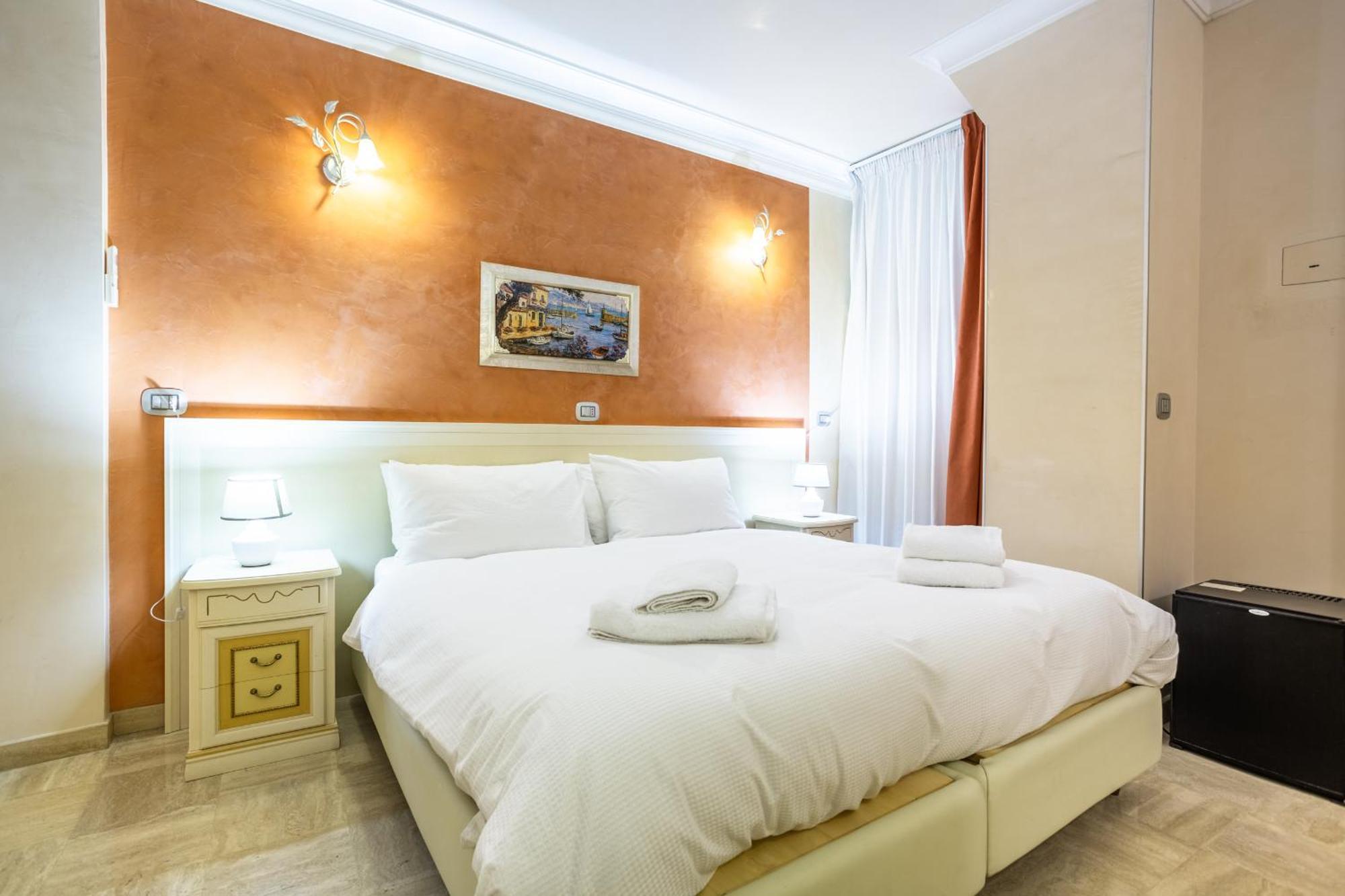 Luxury Inn Opera 로마 외부 사진